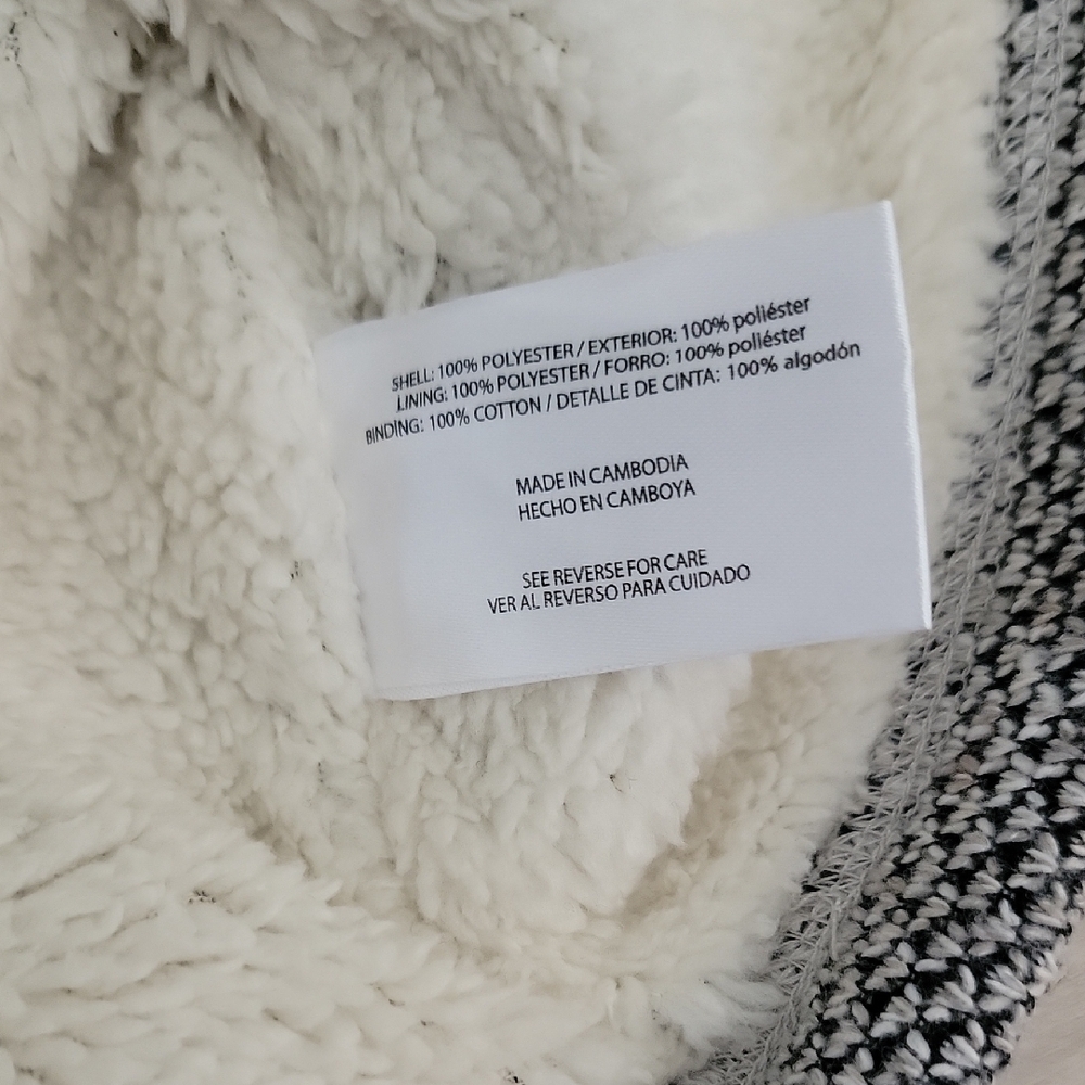 Orvis Black and White Quarter Zip Sweater Classic Design With Fleece Lined - Picture 5 of 7
